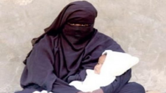 آسفي.. متسولة تُتهم بمحاولة اختطاف طفلة وسكان الحي يتدخلون!