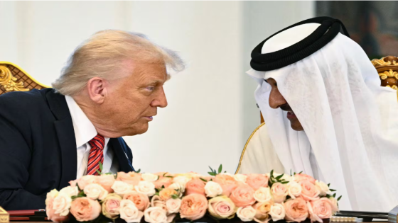 قطر تقول إنها أهدت طائرة للرئيس الأمريكي بدافع “الحب”