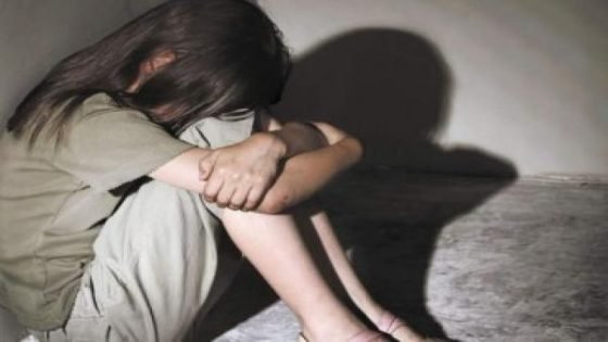 تلميذة تتهم عون سلطة بافتضاض بكارتها والتسبب في حملها بإقليم الرحامنة