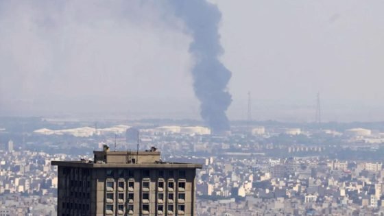 وزير الدفاع الإسرائيلي يعلن ضرب سجن إيوين في طهران