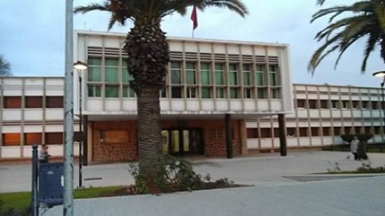 فاس..القضاء يُلزم جماعة تازة بتعويض مواطن تضرر من سقوط عمود إنارة