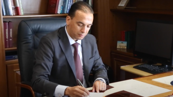 على القياس…”السعدي” متهم بفبركة شروط منصب المفتش العام لفائدة مقرب منه