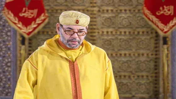 الملك يقرر العفو عن 881 شخصا