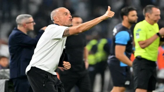 إنريكي يفوز بجائزة “أفضل مدرب”