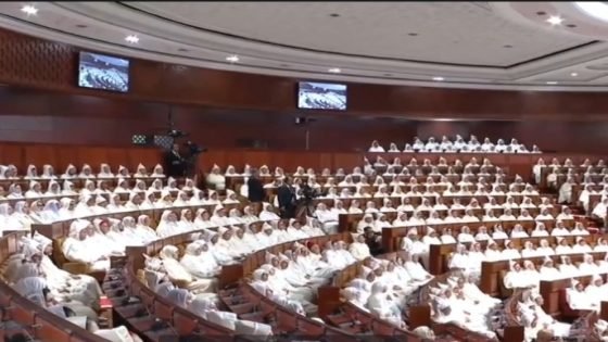 الملك.. حين ذكّر النخب بدورها في تأطير المواطنين وتسريع التنمية