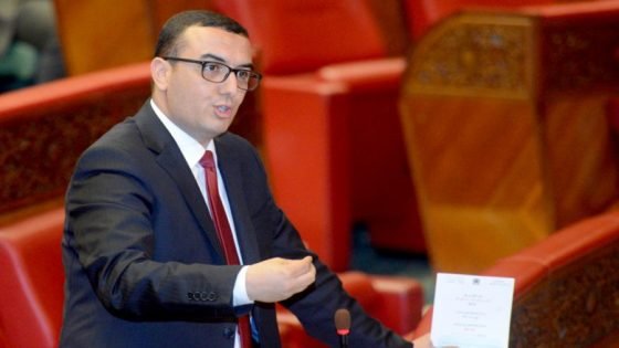من تبرير الفشل إلى تبخيس الآخر : أمكراز ونموذج الازدواجية السياسية في المغرب