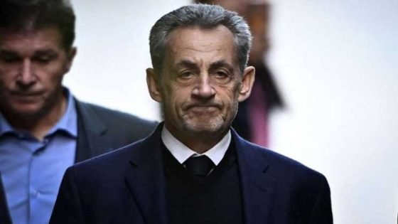 ساركوزي يعلن إصدار كتابه الجديد “يوميات سجين”