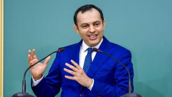 برلمانية لوزير التشغيل: «إلى فشلتي حط السوارت و عطِ الحساب»