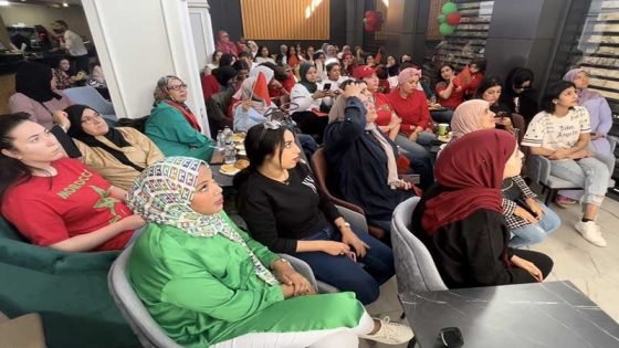 جشع المناسبات… مقاهٍ مغربية تحوّل فرحة متابعة “أسود الأطلس” إلى عبء مادي