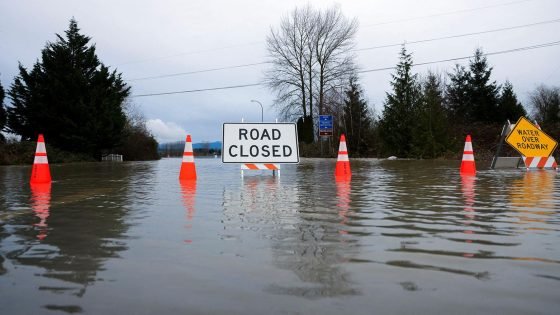 فيضانات في الولايات المتحدة وكندا وإجلاء آلاف السكان