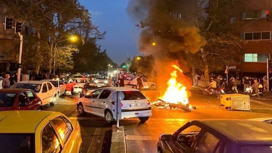 الإحتجاج يجتاح إيران