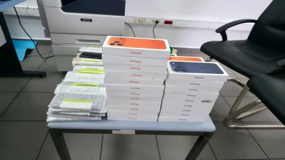 جمارك طنجة تحبط تهريب هواتف ذكية
