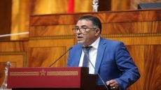 رشيد حموني: حصيلة الحكومة أرقام محدودة… وانتقادات واسعة تدعو إلى القطيعة