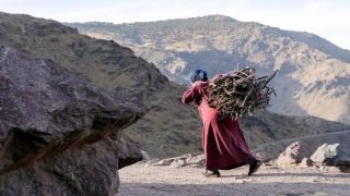 أرصاد: طقس غائم مع أمطار متفرقة وثلوج ورياح قوية السبت بالمغرب