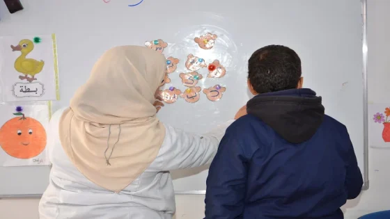 العاملون الاجتماعيون بالمغرب بلا أجور لستة أشهر بسبب غياب “منح التمدرس”