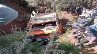 مأساة طرقية بإيواريضن.. مصرع 3 أشخاص وإصابة 17 في انقلاب “طرونزيت” صور