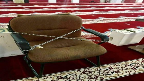 حجز الأماكن في المساجد… سلوك يسيء لحرمة بيوت الله.