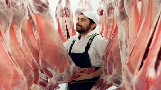 احتقان وسط الجالية المغربية في إيطاليا بعد ارتفاع أسعار اللحوم “الحلال” في بعض محلات الجزارة