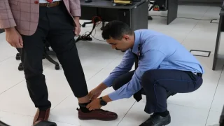 مندوبية السجون توضح حقيقة محدودية اعتماد السوار الإلكتروني