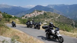 الدراجات السياحية بالمغرب: دعوة إلى “تمييز” يعزز السلامة ويدعم السياحة الداخلية