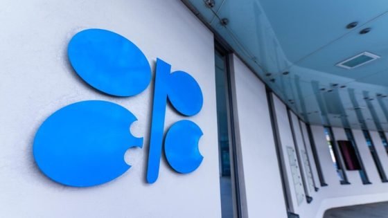 ماذا وراء انسحاب الإمارات من أوبك؟
