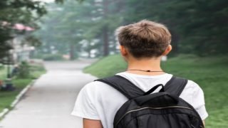 توقيف تلميذ متلبس بحيازة 80 حزمة من “الكيف”