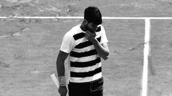 الإصابة تحرم ألكاراس من الدفاع عن لقبه في رولان غاروس