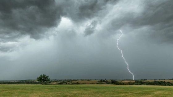 رياح قوية وأمطار رعدية مع تساقط البرد يومي الخميس والجمعة