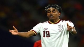 لامين يامال يدافع عن الإسلام