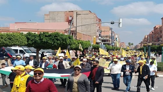 مسيرة جهوية غاضبة ببني ملال تطالب بإنصاف العمال وصون القدرة الشرائية
