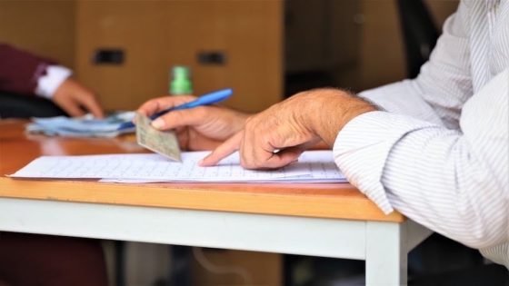 التوظيف بالتعاقد داخل الجماعات الترابية.. إصلاح إداري أم بوابة لهشاشة الوظيفة العمومية