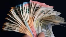 حجز نحو 181 مليون درهم من العملات الأجنبية