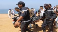 استنفار أمني بعين الذئاب بعد العثور على جثة مهاجر إيفواري لفظتها أمواج البحر