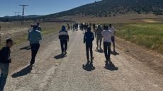 شباب بوتفردة يخرجون في مسيرة احتجاجية للمطالبة بفك العزلة وتحسين الخدمات الأساسية خرج عدد من شباب