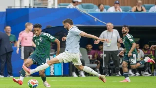 المنتخب السعودي ينتزع نقطة ثمينة من مواجهة الأوروغواي في المونديال