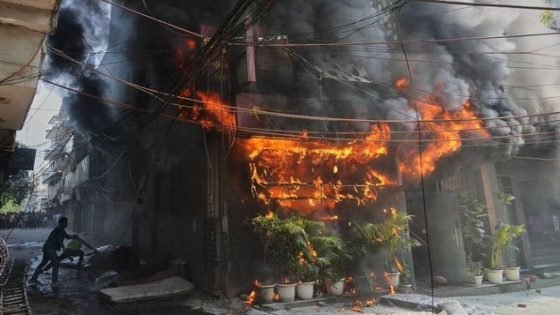 الهند..مـ..قتل 21 شخصا على الأقل في حريق بأحد مطاعم نيودلهي