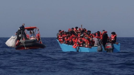 سفينة خيرية تنقذ 50 مهاجرا قبالة سواحل ليبيا
