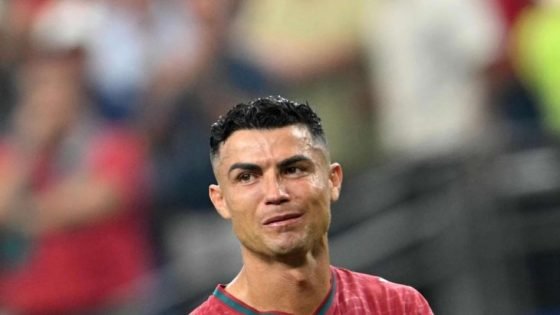 رونالدو يشاطر ميسي أحزان وفاة والده