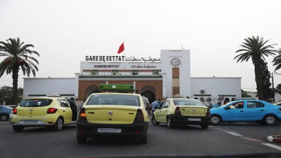 طاكسيات الصنف الثاني بسطات.. سائقون يرفضون الركاب والوجهات والمواطن يطالب بالمراقبة