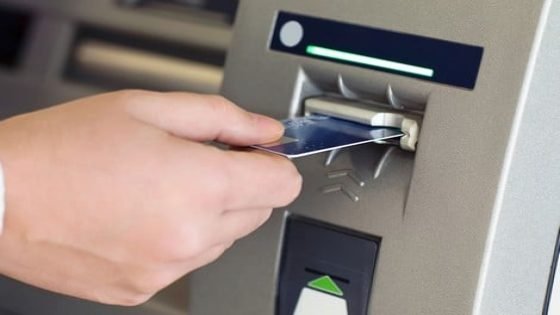 الشبابيك الأوتوماتيكية بخريبكة: حين تتحول خدمة السحب إلى رحلة معاناة يومية