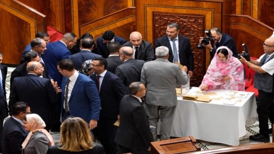 بداية غير موفقة للولاية التشريعية الجديدة.. غياب برلماني وتشتت المعارضة وارتباك في أول جلسة