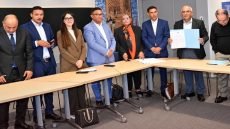 «الخيار الديمقراطي» يقطع الطريق على فريق التقدم والاشتراكية داخل البرلمان