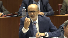 الأزمي يهاجم لقجع: السياسة النيوليبرالية للحكومة ستسحق الضعفاء وتغني الأغنياء