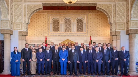 هل خرقت حكومة المنصوري الدستور بتسليم السلط قبل نيل ثقة البرلمان؟