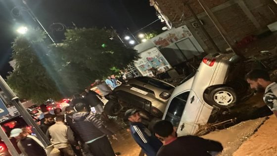 سيول جارفة تعرقل الحركة وتجرف سيارات ببني بوعياش في إقليم الحسيمة